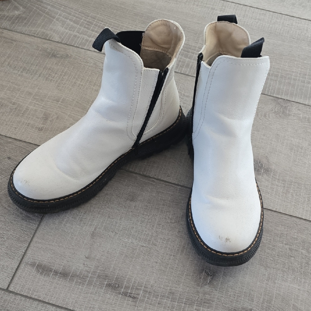 Romika Womens White Leather Chelsea Boots Size 40